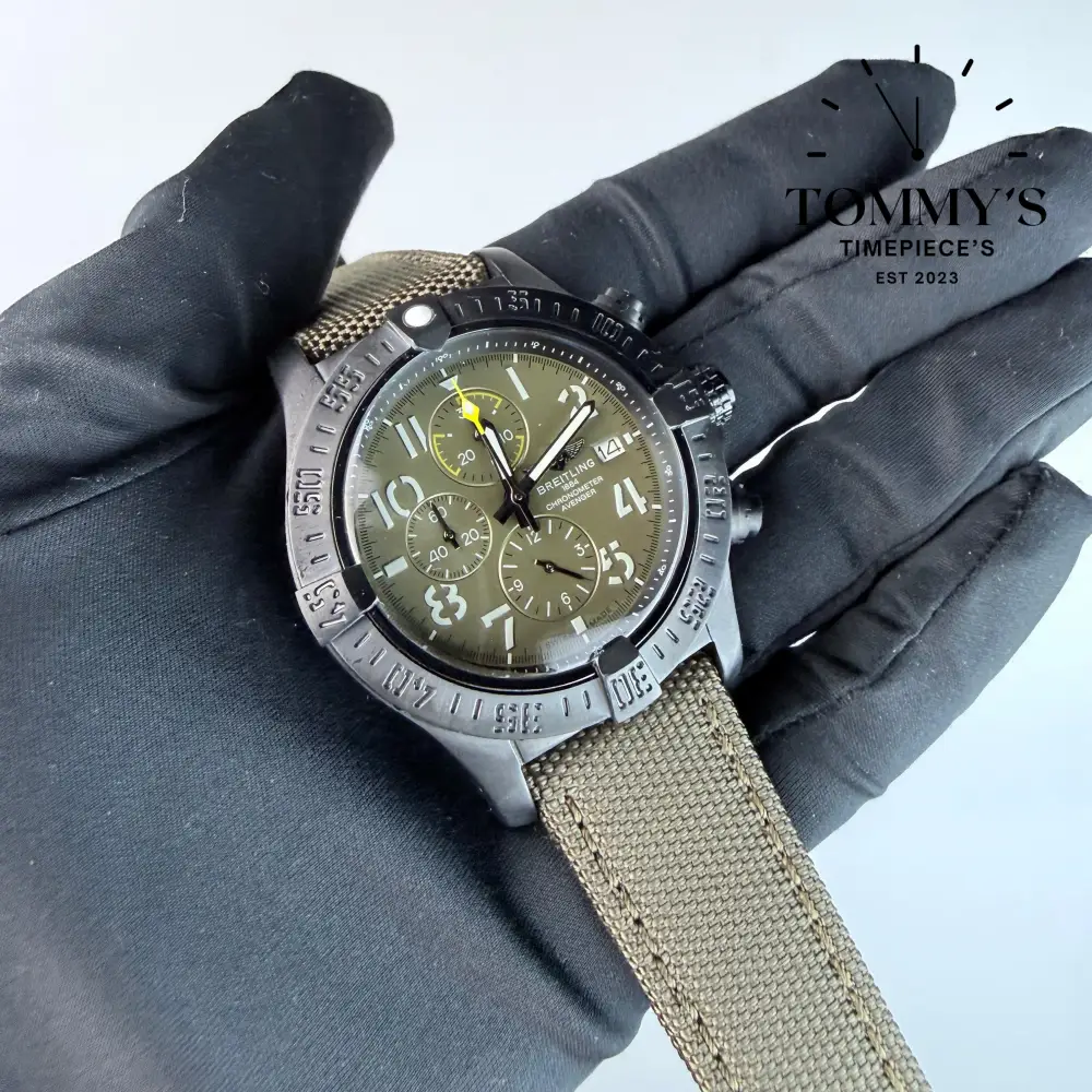 AAA+ Avenger Chronograph 45 Night Mission, Green Dial - Image 2
