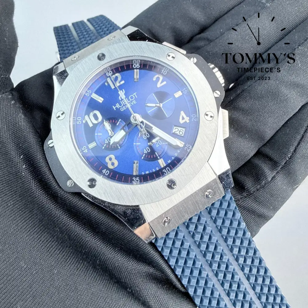 AAA+ Classic Fusion Chronograph Titanium Blue, 42mm Blue Sunray-Rubber Strap (Grey Bezel) - Image 4