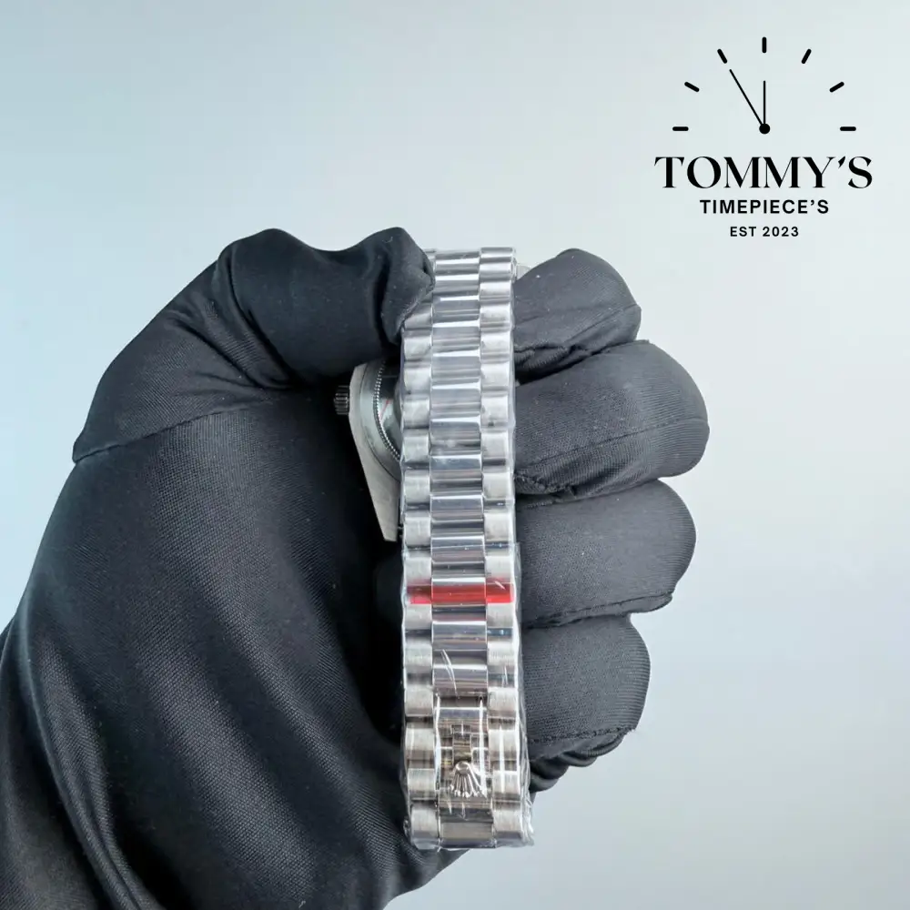 AAA+ Day Date, (M128239-0005) 40mm White Dial-Presidential Bracelet (Fluted Bezel) - Image 4