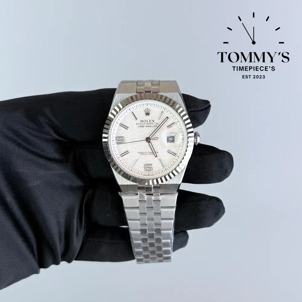 AAA+ Land Dweller, (127334) 40mm White Dial-Flat Jubilee Bracelet (Fluted Bezel)
