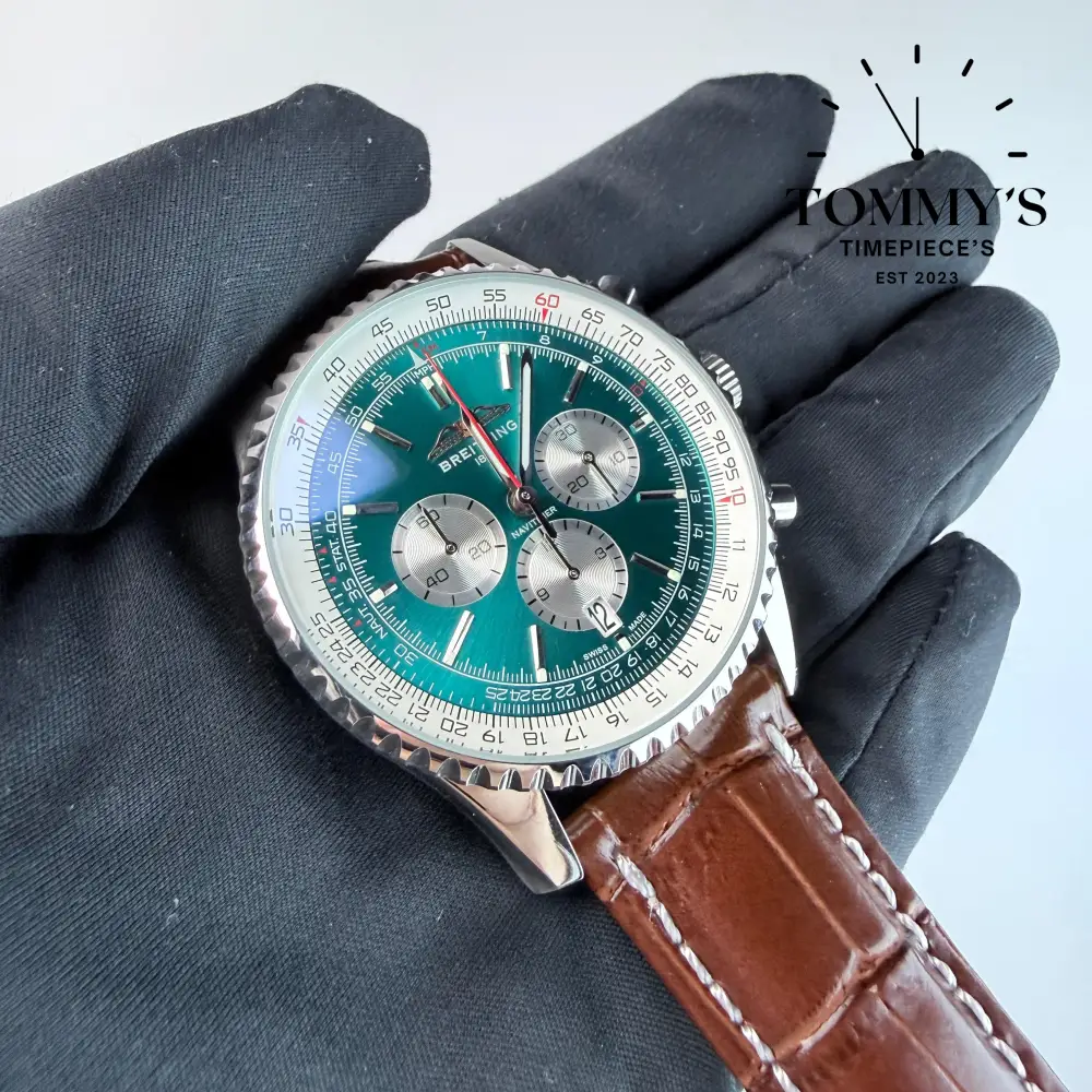 AAA+ Navitimer B01 Chronograph Cathay Pacific, 43mm Green Dial - Leather Strap (Stainless Steel) - Image 2