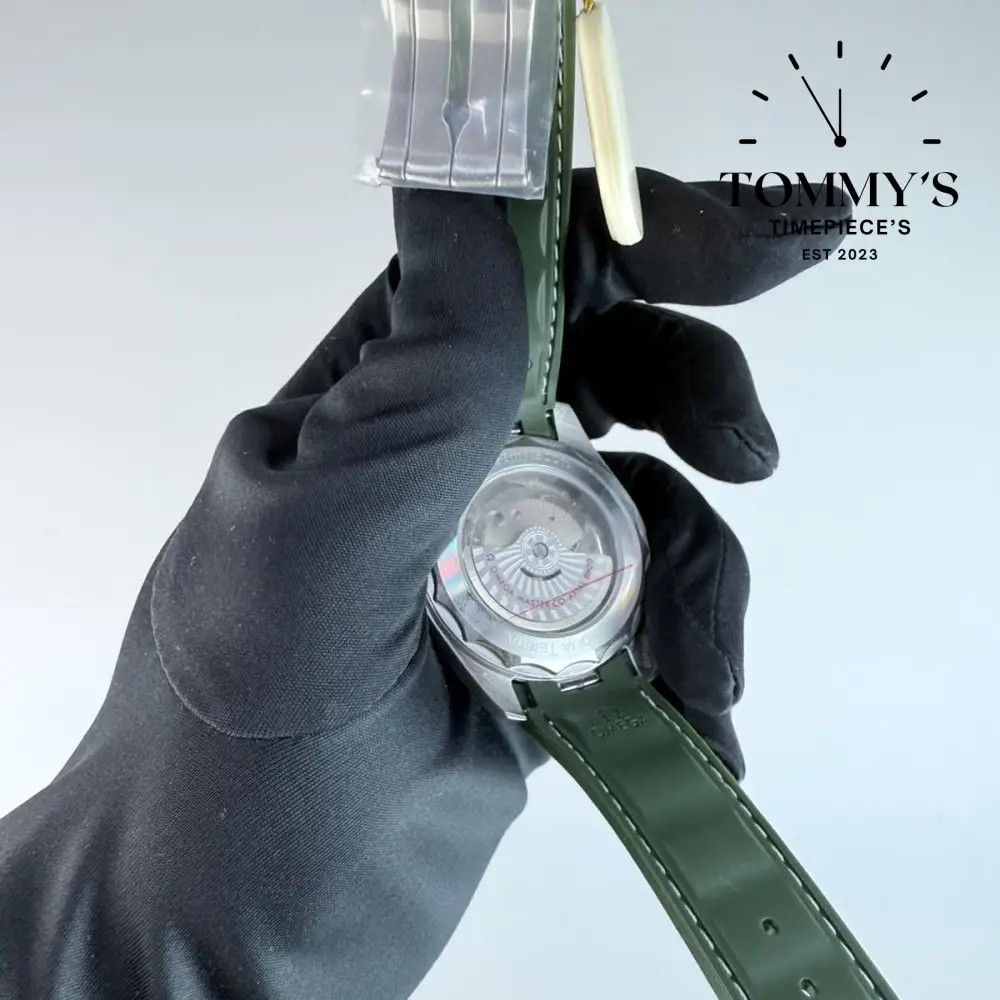 AAA+ Seamaster Aqua Terra 150M Co-Axial Master Chronometer GMT Worldtimer, 43mm Green Dial-Green Rubber Strap (Green Bezel) - Image 4