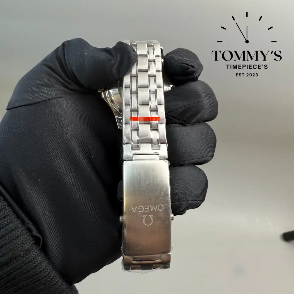 AAA+ Seamaster Bond Edition, 42mm White Ceramic Dial-Solid Stainless Steel Bracelet (Blue Red Ceramic Bezel) - Image 4