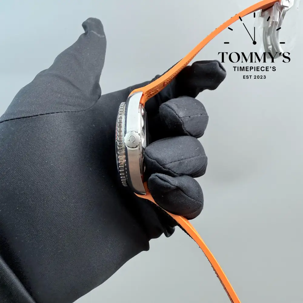 AAA+ Seamaster Planet Ocean, 43.5mm Black Dial-Black Orange Rubber Strap (Black Orange Bezel) - Image 3