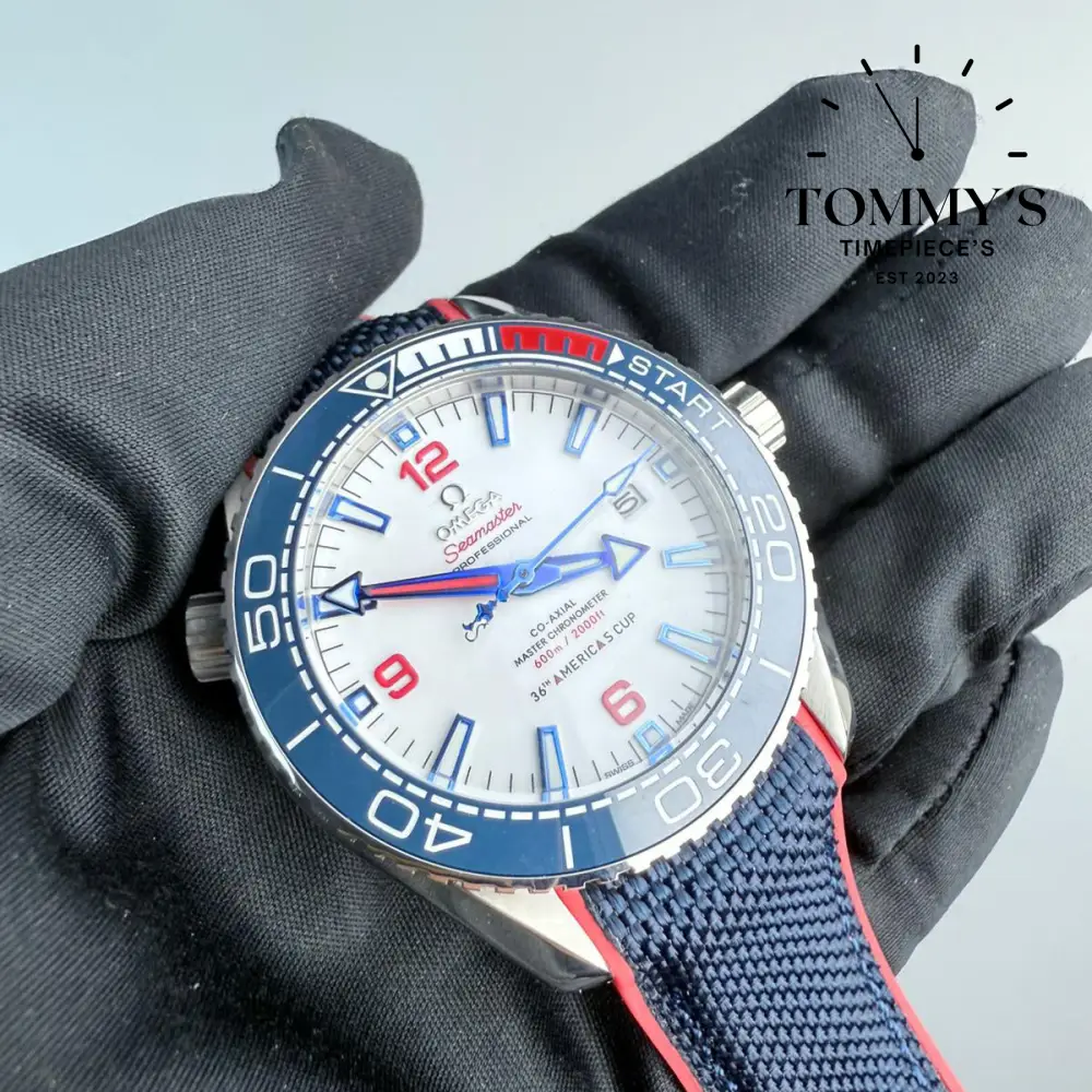 AAA+ Seamaster Planet Ocean, 42mm White Dial-Rubber Strap (Blue and Red Ceramic Bezel) - Image 2